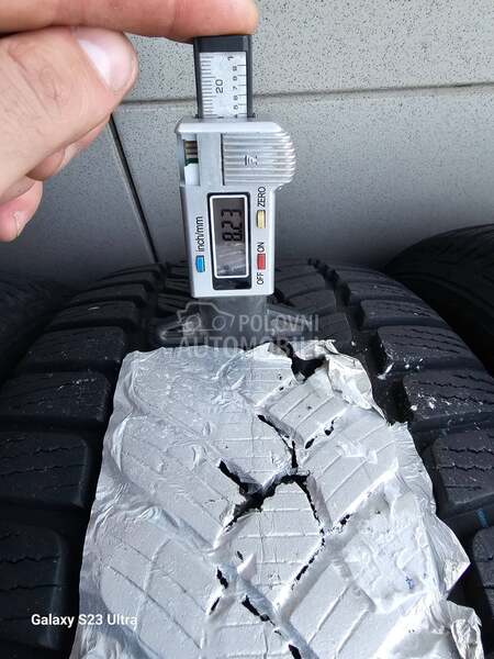 Fulda 215/55 R17 Zimska