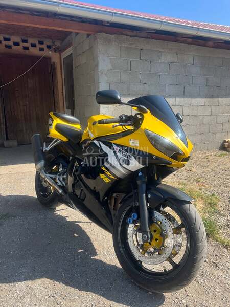Yamaha R6