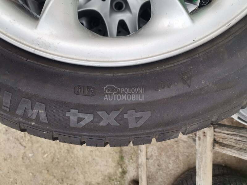 Continental 215/60 R17 Zimska