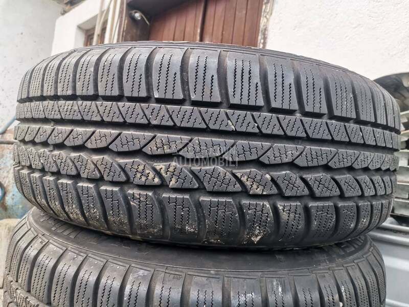 Continental 215/60 R17 Zimska