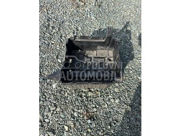 Kuciste akumulatora za Peugeot 207 od 2006. do 2012. god.