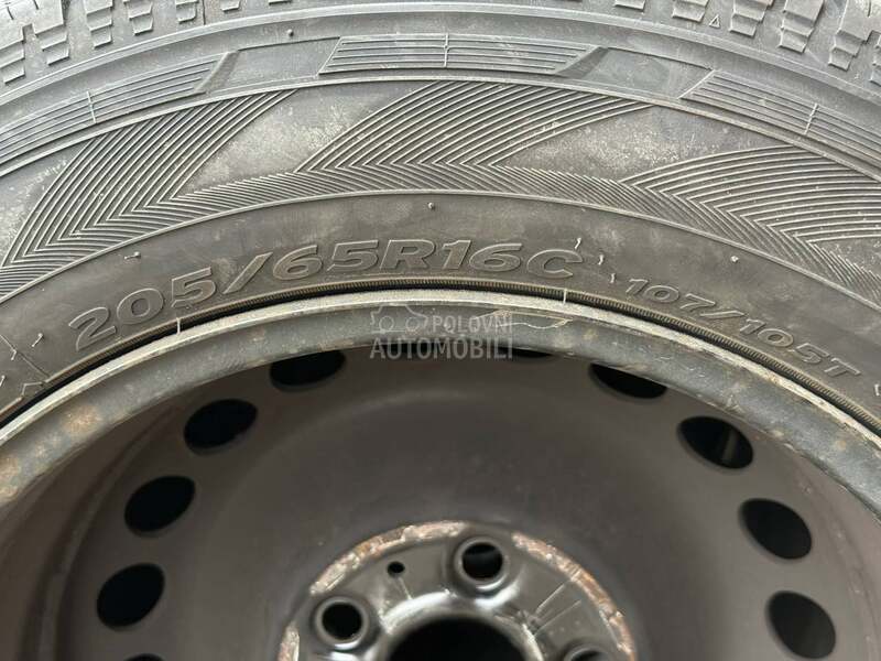 Hankook 205/65 R16 Zimska