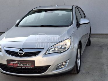 Opel Astra J 1.6 ENJOY
