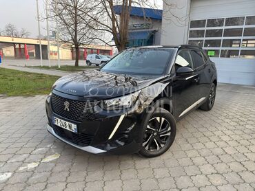 Peugeot 2008 1.2b ALLURE AUT
