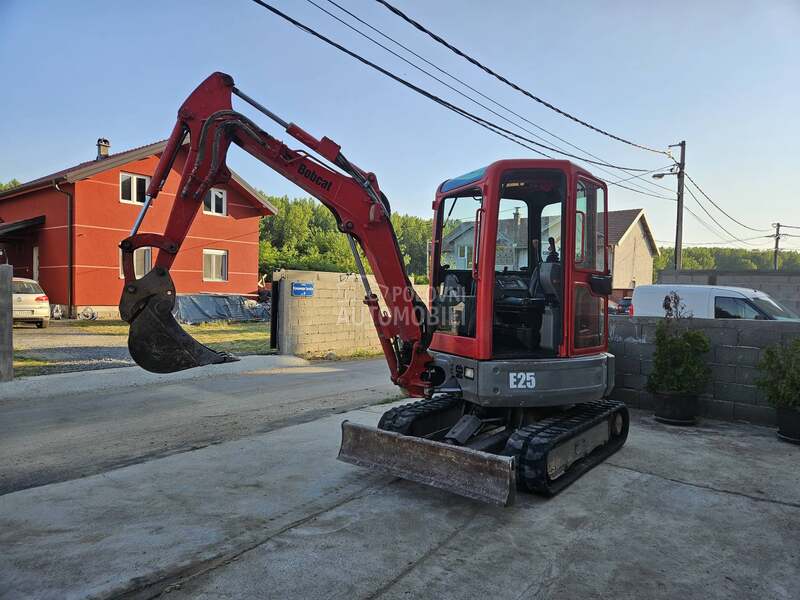 Bobcat e 25