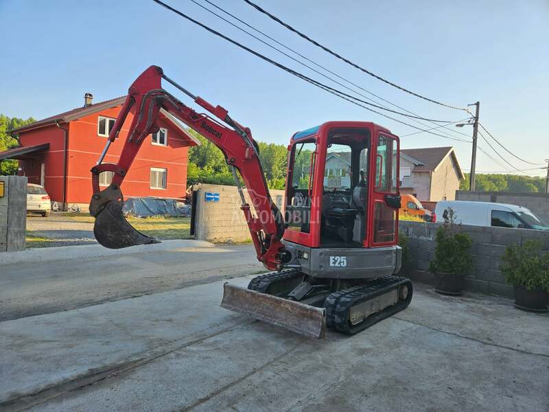 Bobcat e 25