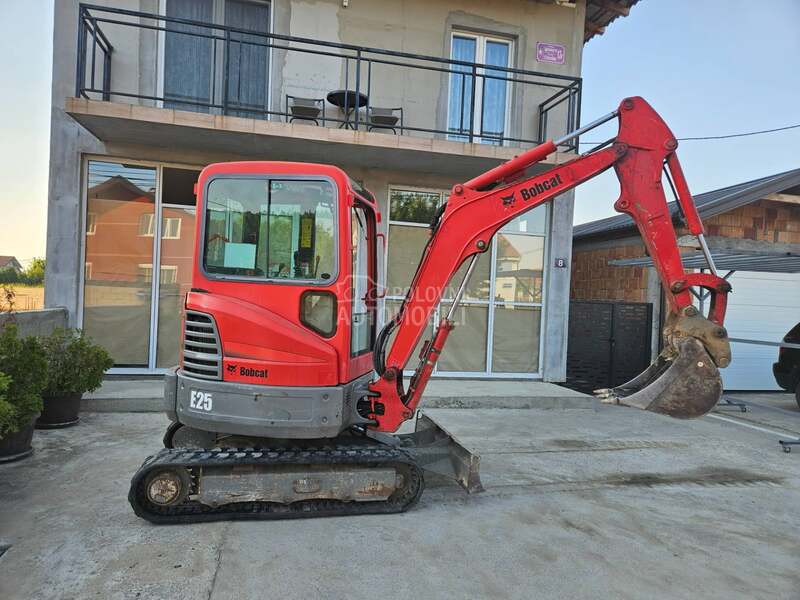 Bobcat e 25