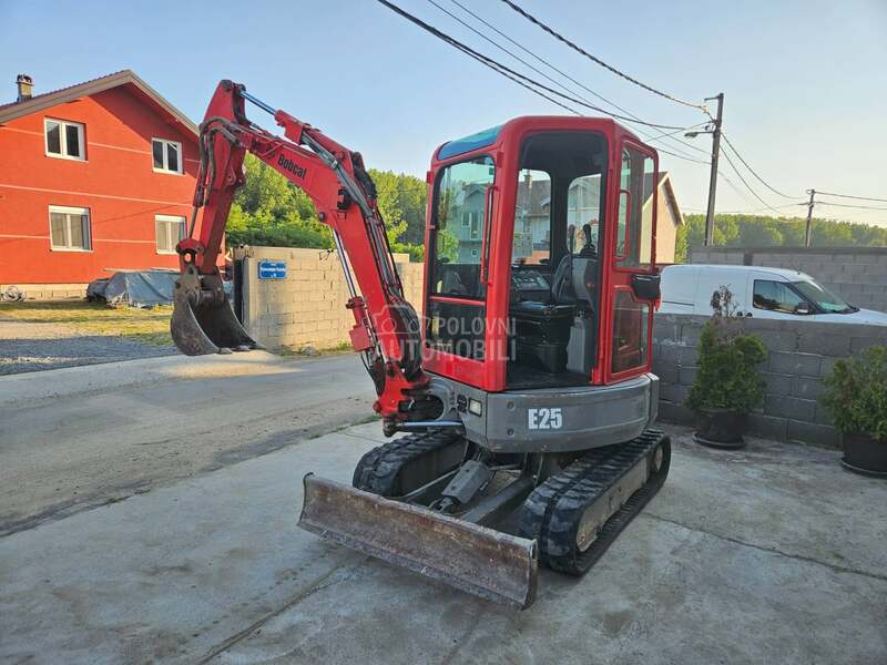 Bobcat e 25