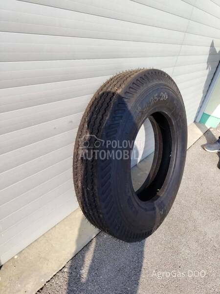 Ostalo 8.25/ R20