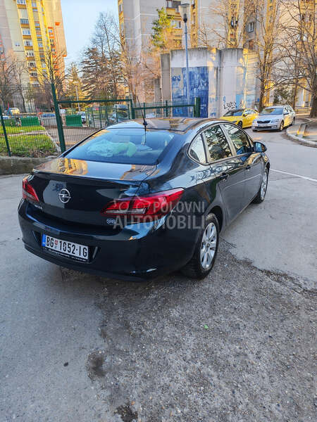 Opel Astra J 