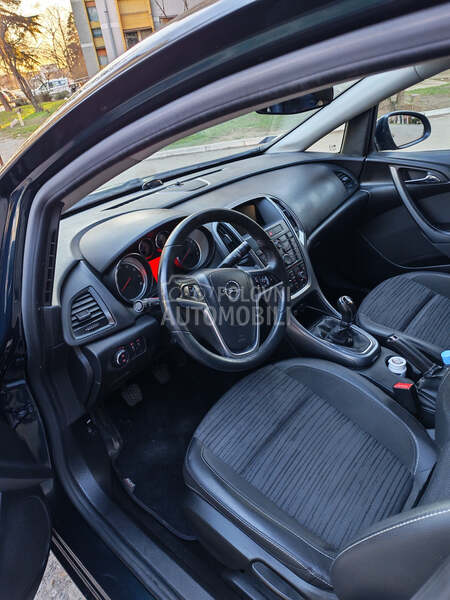 Opel Astra J 