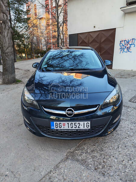 Opel Astra J 