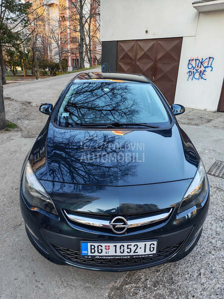 Opel Astra J 