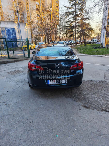 Opel Astra J 