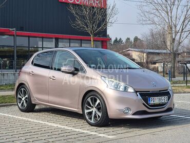 Peugeot 208 1,6 e-HDI PANO