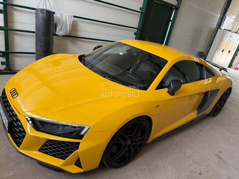 Audi R8 v10 performance