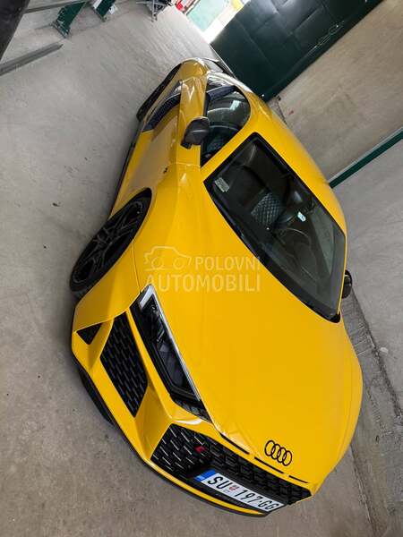 Audi R8 v10 performance