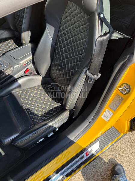 Audi R8 v10 performance