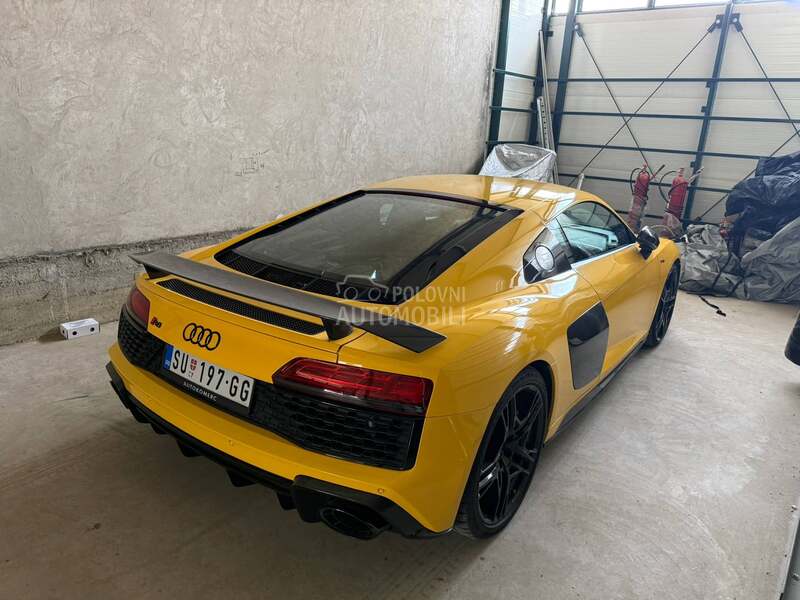 Audi R8 v10 performance