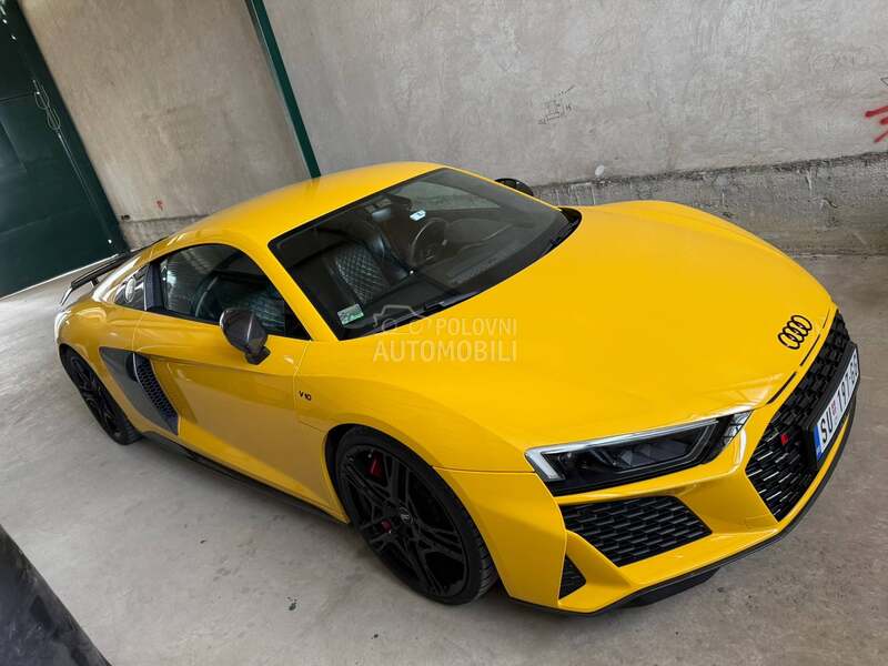 Audi R8 v10 performance