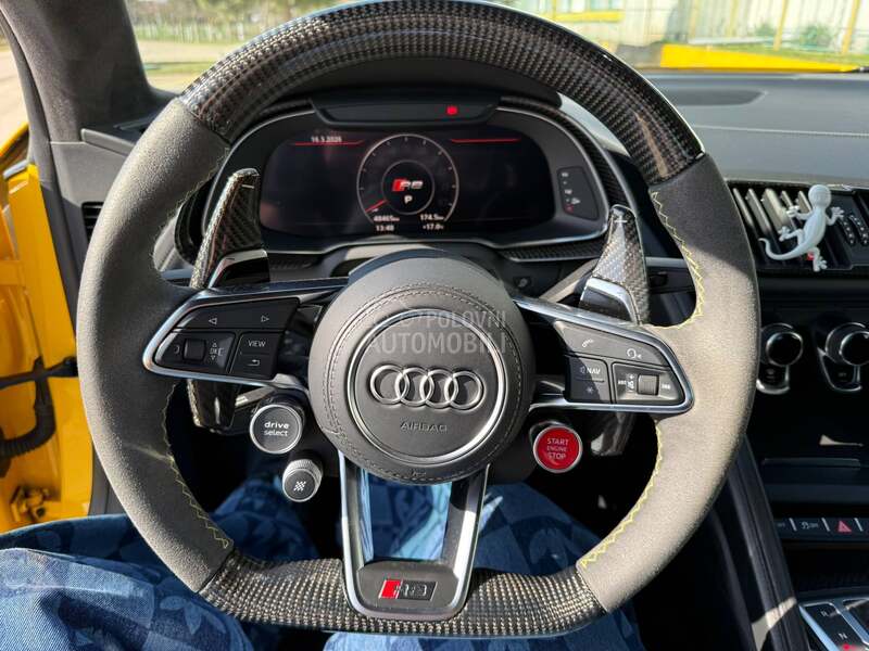 Audi R8 v10 performance