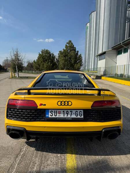 Audi R8 v10 performance