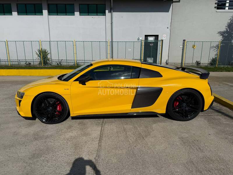 Audi R8 v10 performance