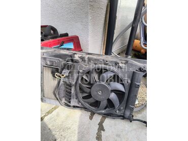 Prsa nosac hladnjaka za Peugeot 308