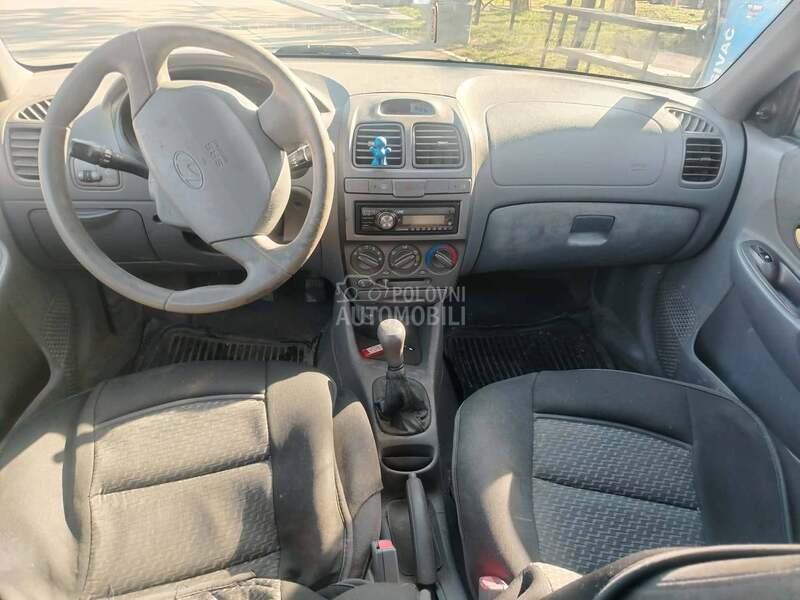 Hyundai Accent 