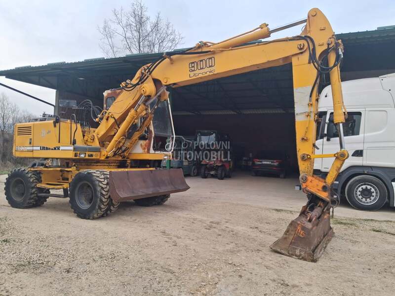 Liebherr 900
