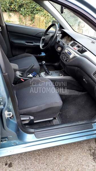 Mitsubishi Lancer 