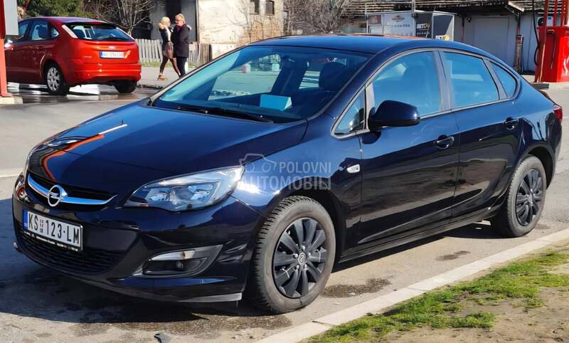 Opel Astra J 