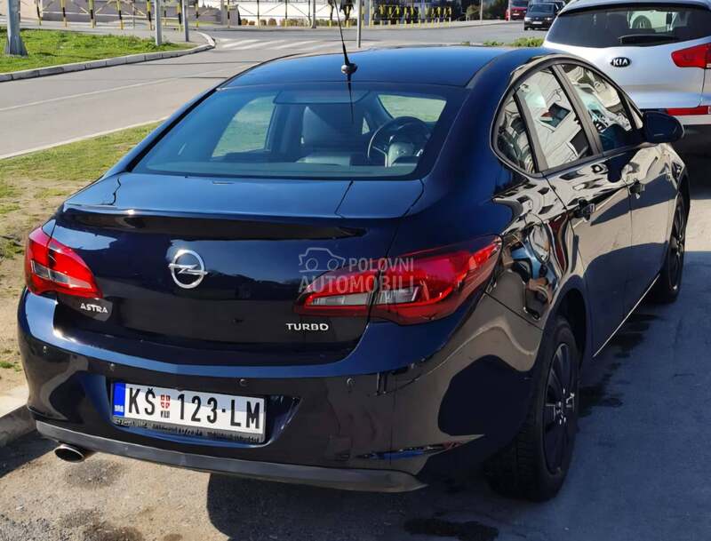 Opel Astra J 
