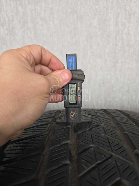 Pirelli 325/35 R22 Zimska