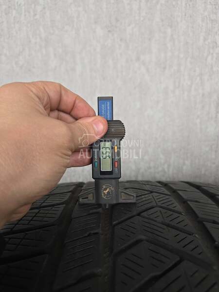 Pirelli 325/35 R22 Zimska