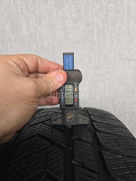 Pirelli 325/35 R22 Zimska