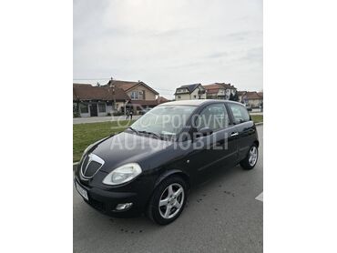 Lancia Ypsilon za skuter