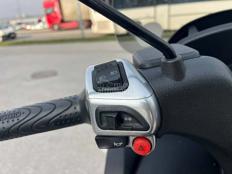 Piaggio Mp3 LT