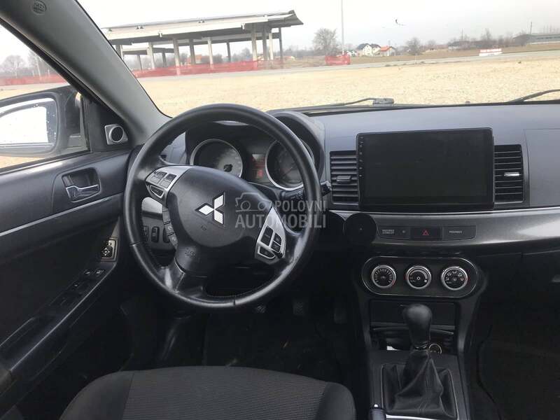 Mitsubishi Lancer 