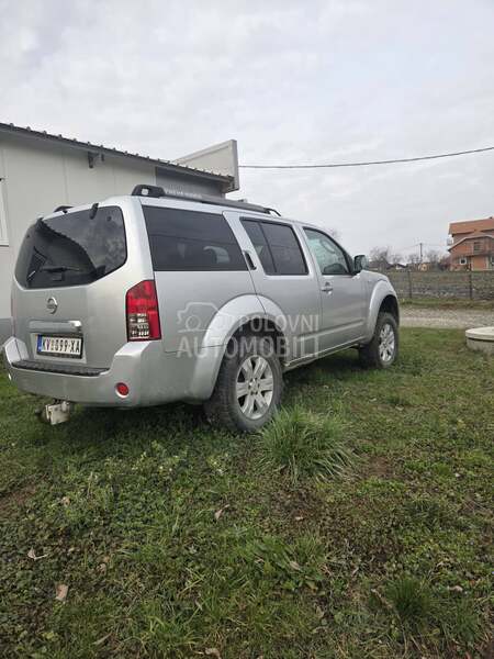 Nissan Pathfinder 