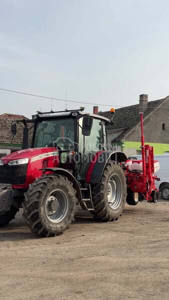 Massey Ferguson M 5711