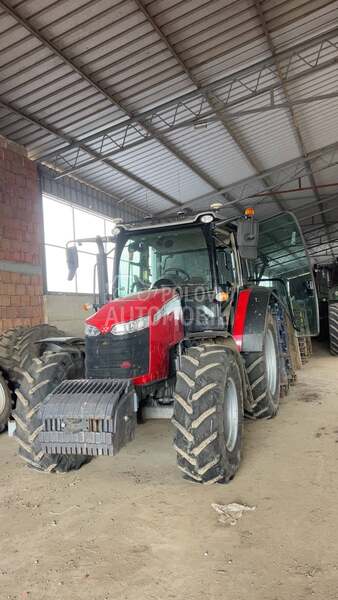 Massey Ferguson M 5711