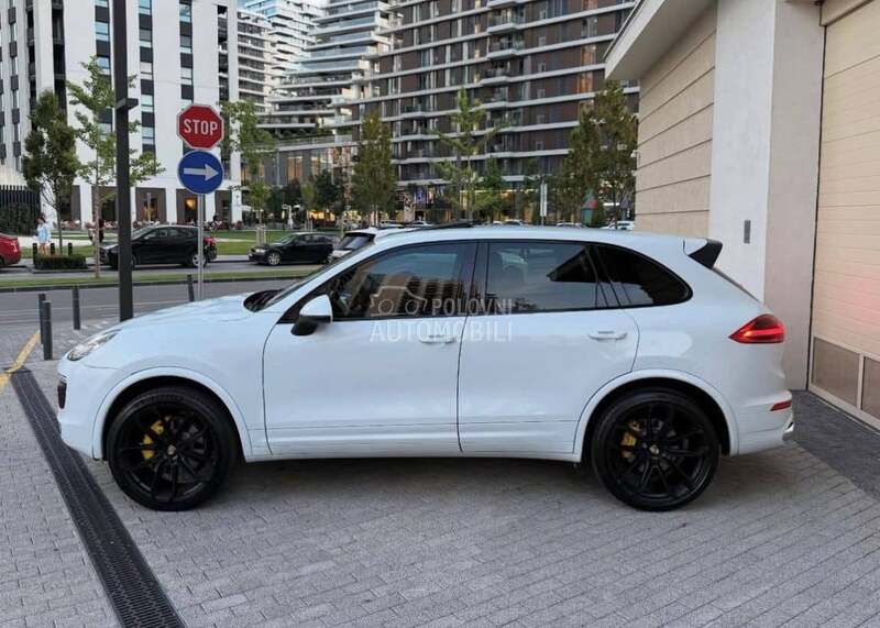Porsche Cayenne MATRIX/22/SIBER