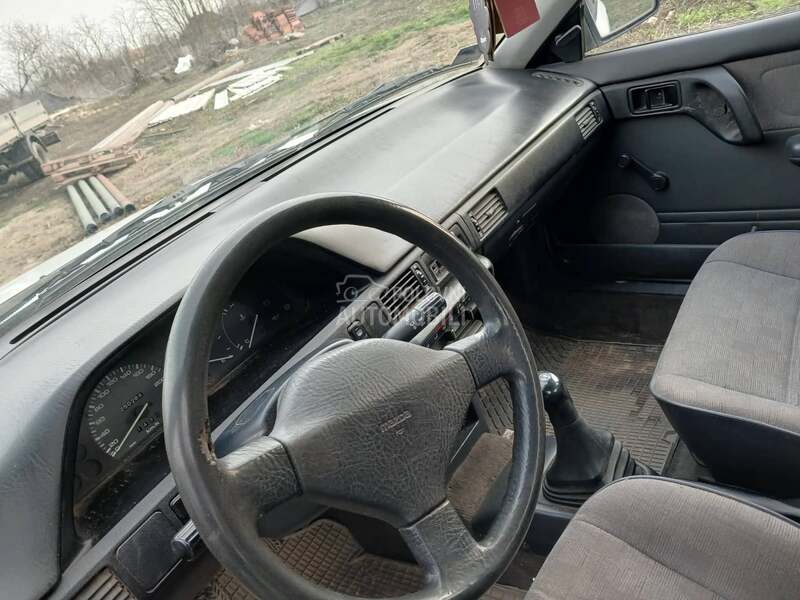 Mazda 323 