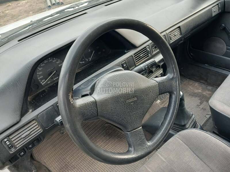 Mazda 323 