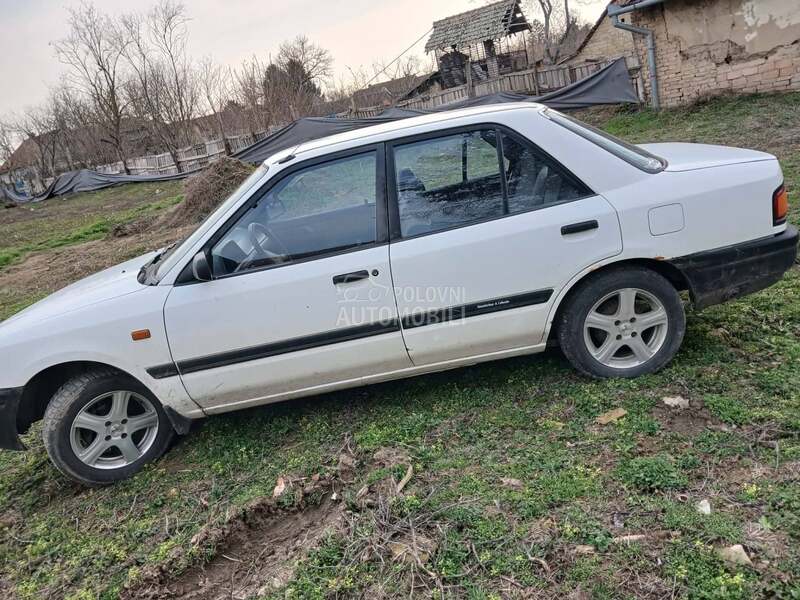 Mazda 323 