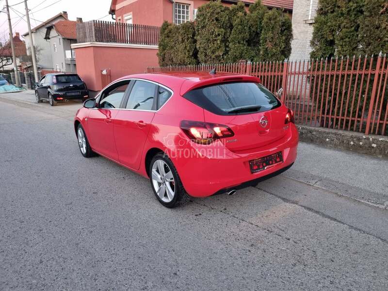 Opel Astra J 