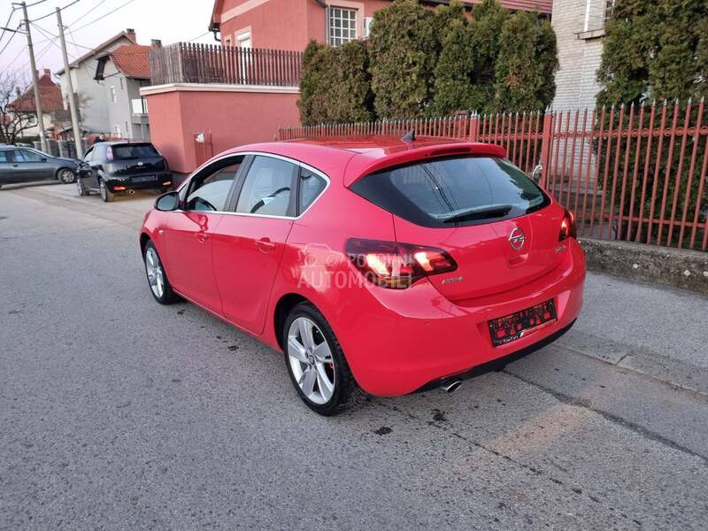 Opel Astra J 