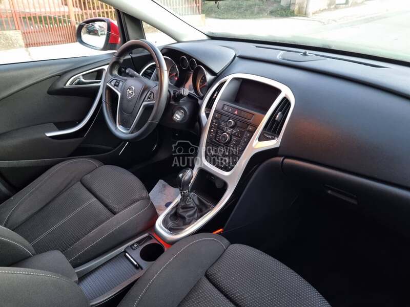 Opel Astra J 