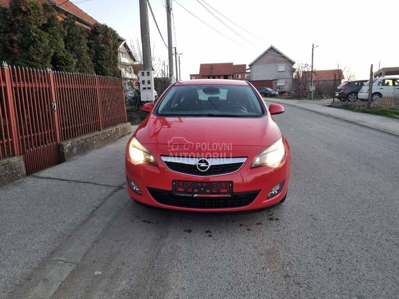 Opel Astra J 